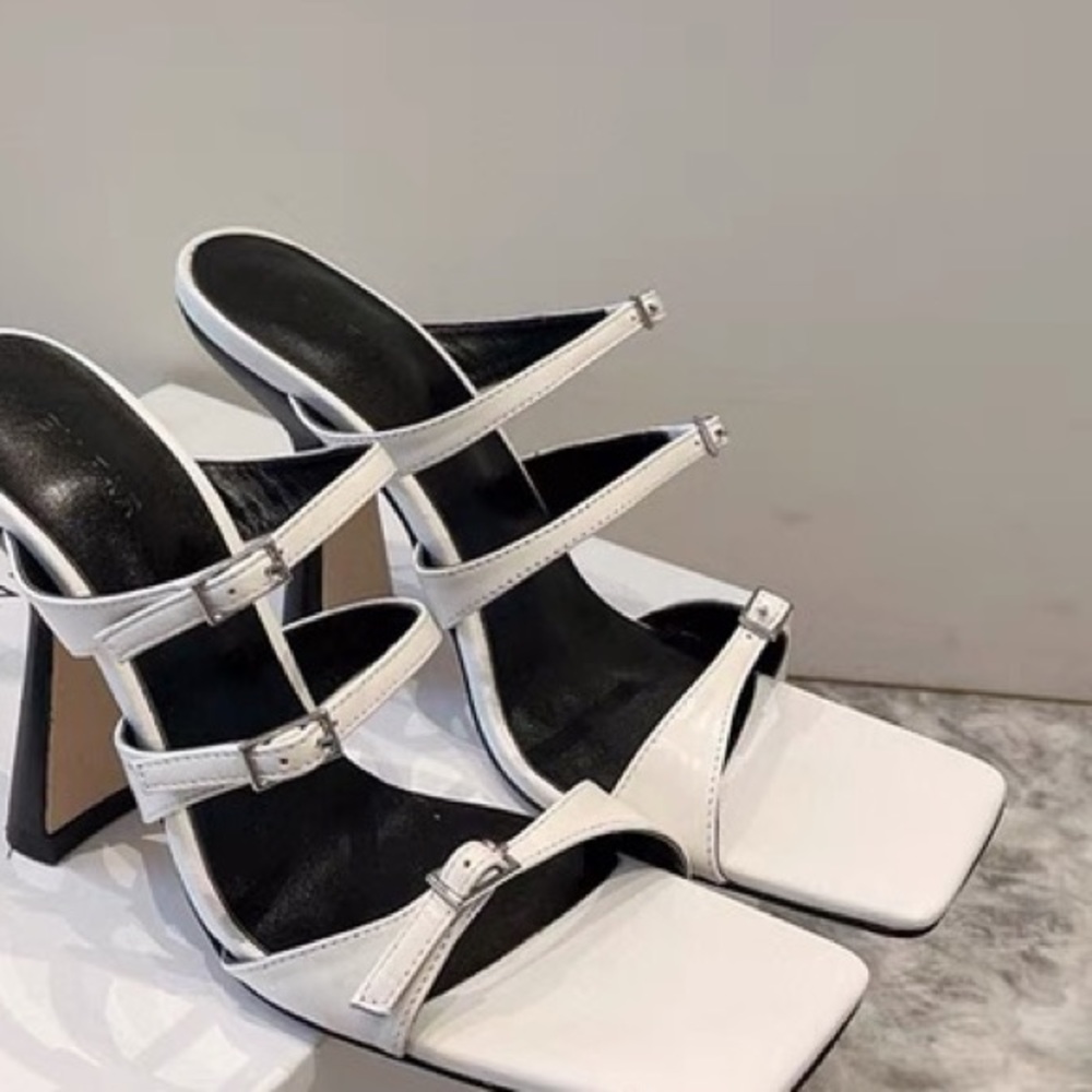 Chick Heels View 3